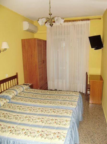 Hostal Miguel Angel Madrid Szoba fotó