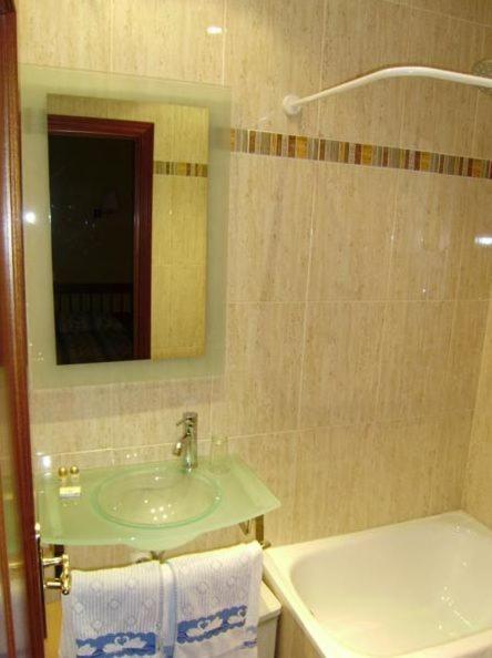 Hostal Miguel Angel Madrid Szoba fotó